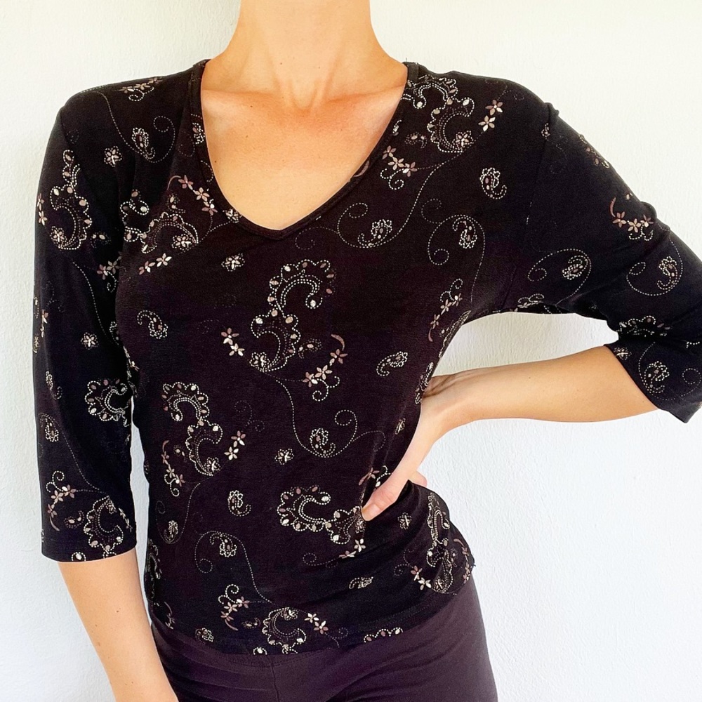 Briggs Petite black stretchy paisley print top size medium